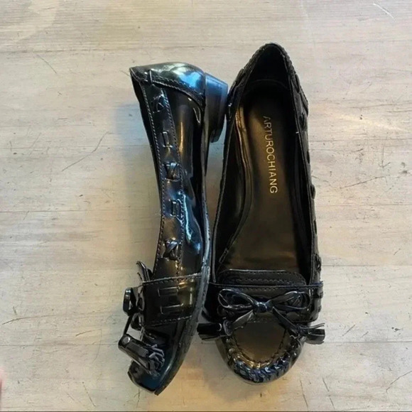 Arturo Chiang Black Loafers with Tassels - Picture 4 of 10